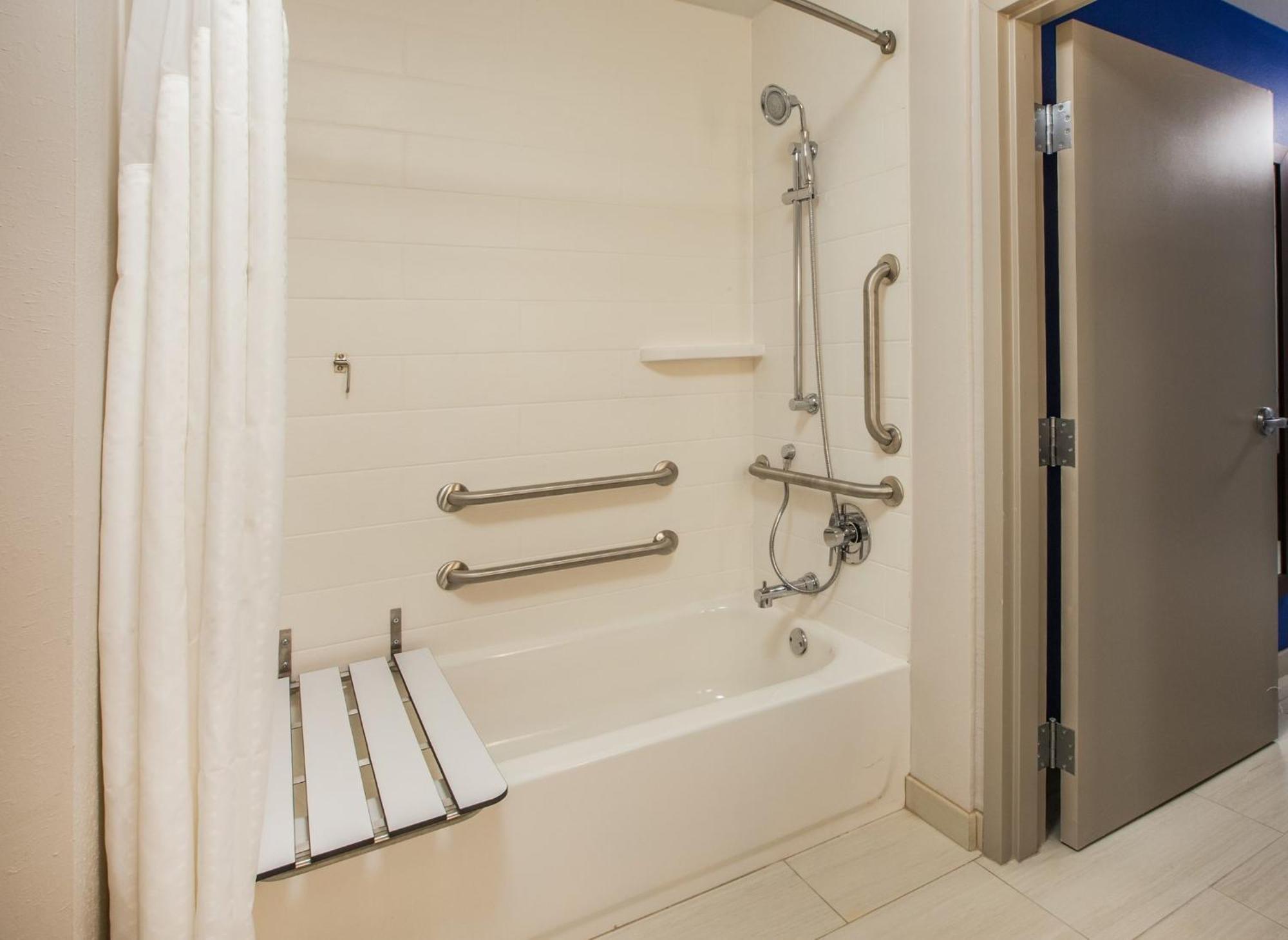 Holiday Inn Express & Suites Buford - Mall Of Georgia By Ihg Kültér fotó